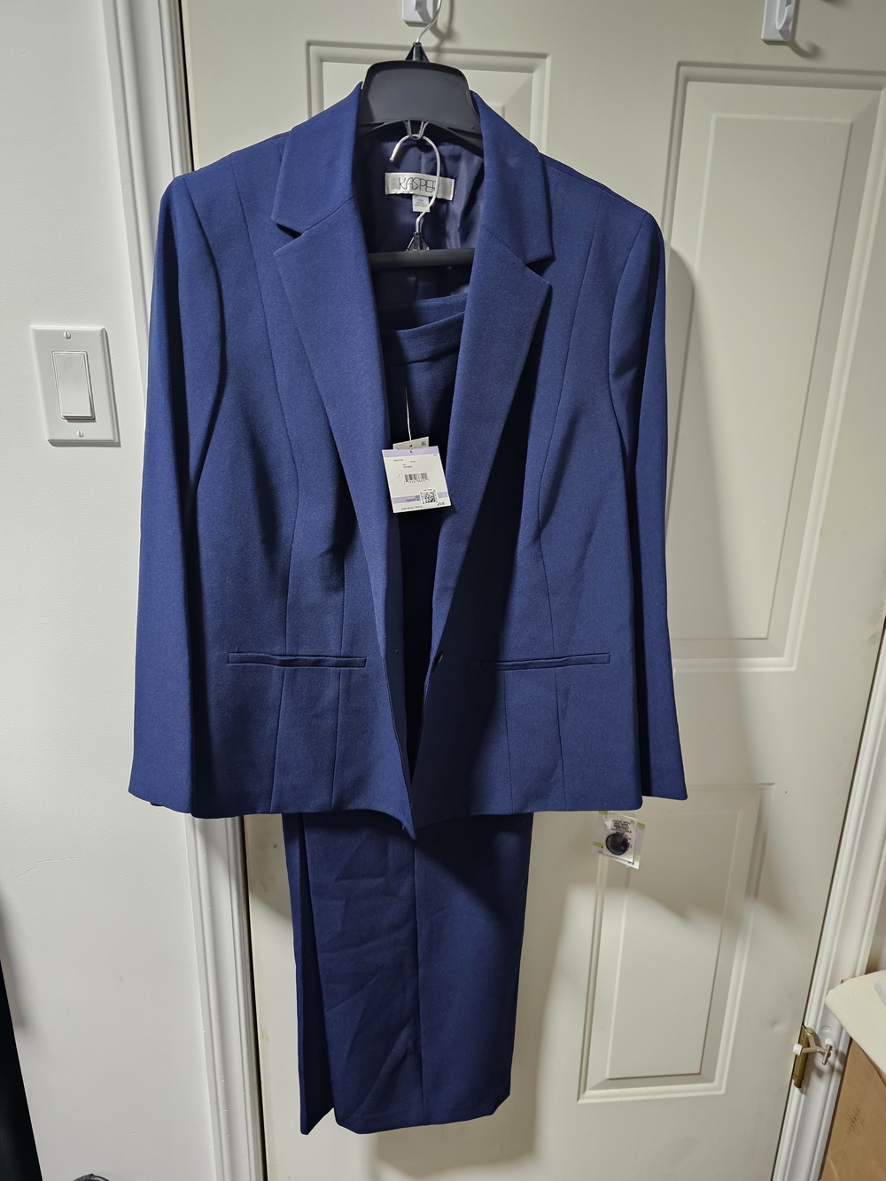 Kasper Indigo/ Navy Blazer & Pants Suit Size 18W NWT - Picture 7 of 8